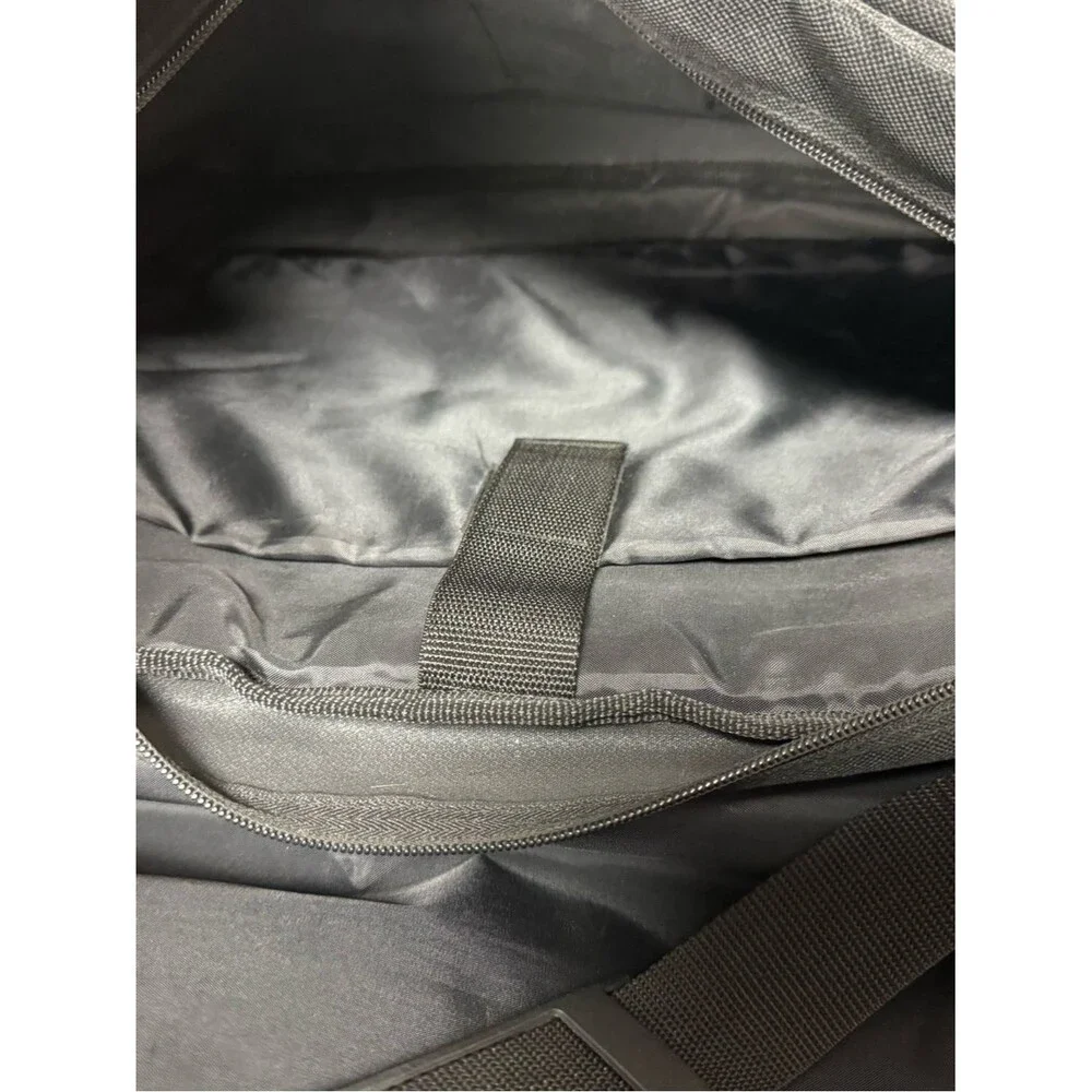 American Tourister strap secure